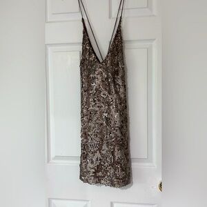 DEEP V LINE BACKLESS DRESS